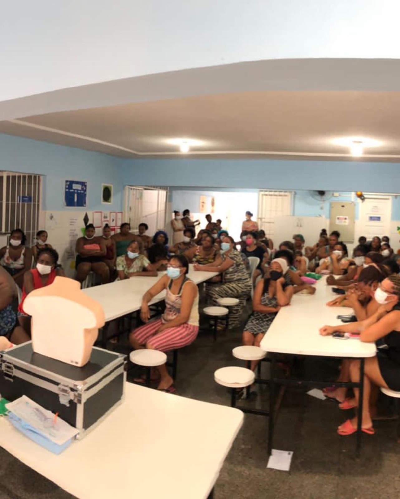 Atividade institucional com equipe e comunidade